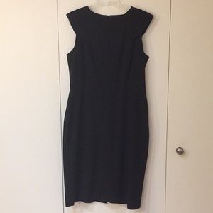 Black Cap-Sleeved Professional Sheath Dress 14T